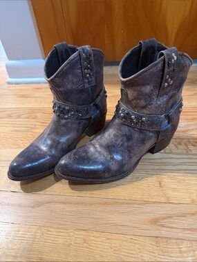 Frye - Deborah Studded Short Leather Western Boots